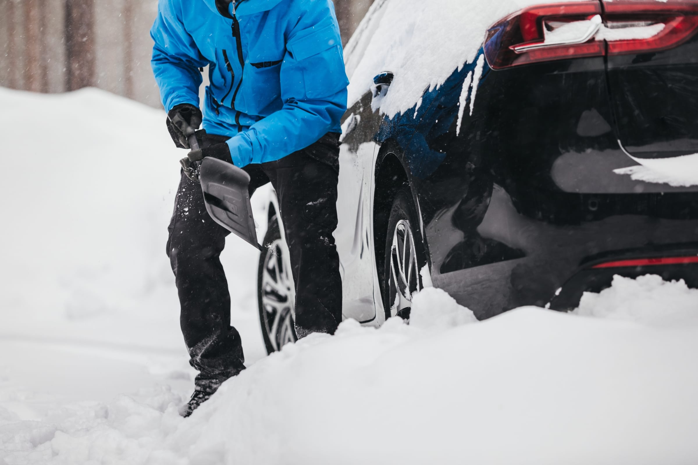 Лопата для снега автомобильная